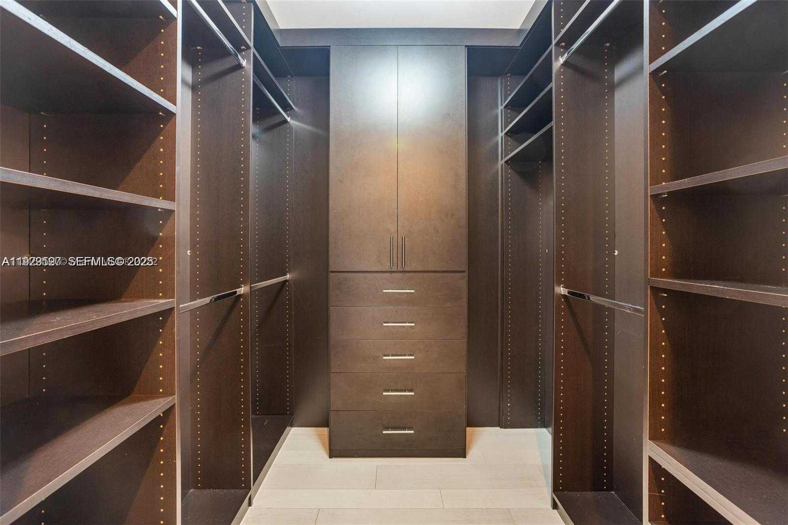 Small Image of 1100 BISCAYNE BLVD #3902, Miami Number 23