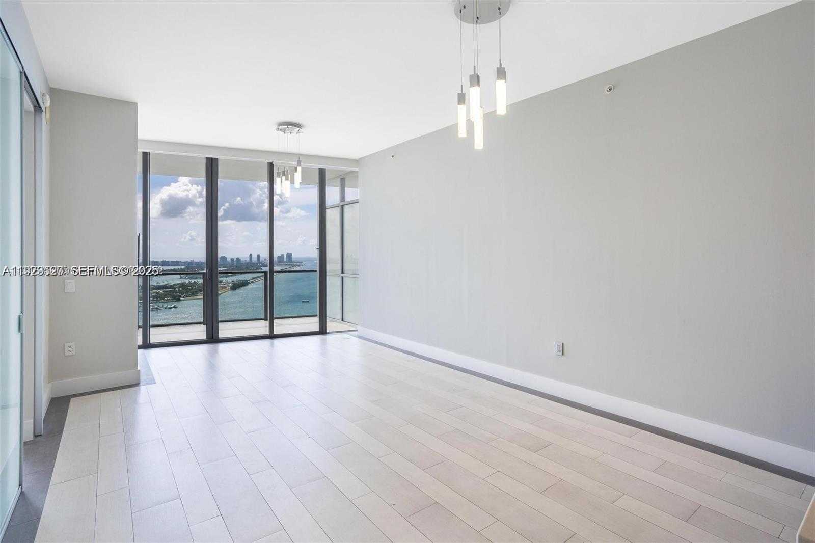 Small Image of 1100 BISCAYNE BLVD #3902, Miami Number 6