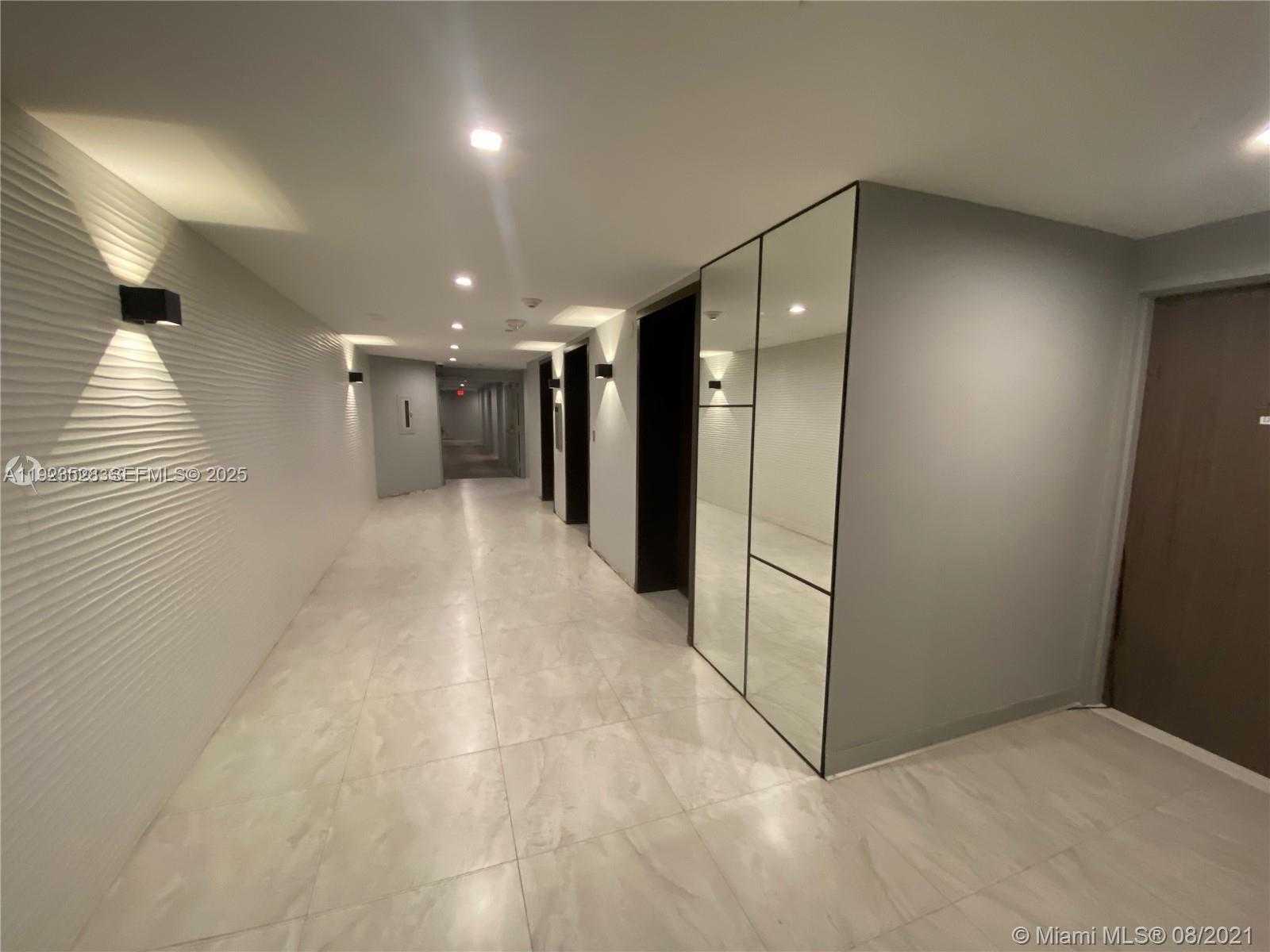 Small Image of 2555 COLLINS AVE #PH114, Miami Beach Number 19