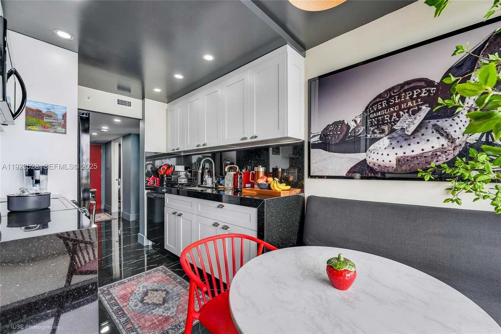 Small Image of 2555 COLLINS AVE #PH114, Miami Beach Number 7