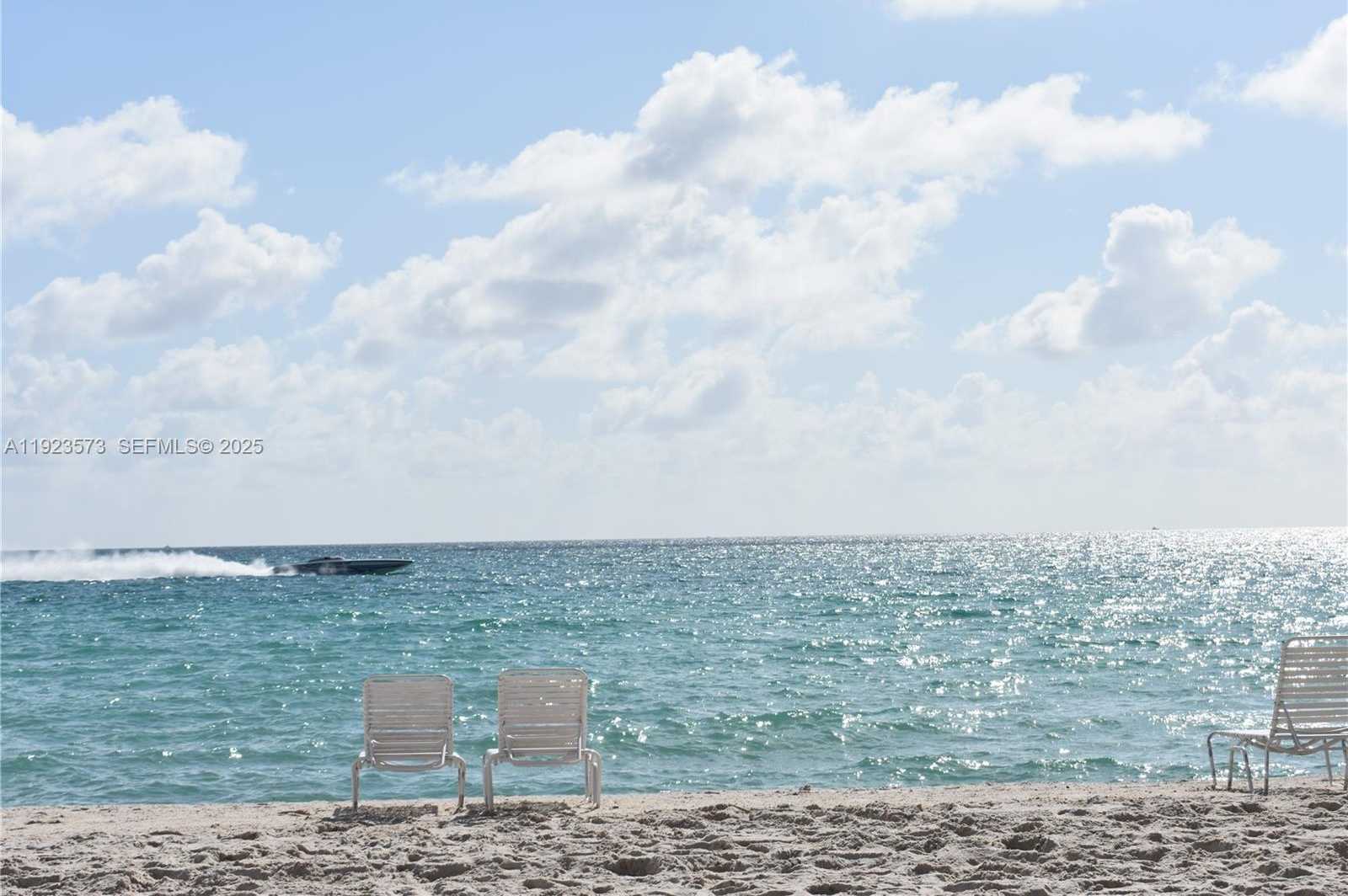 Imagen de Pequeño Objeto