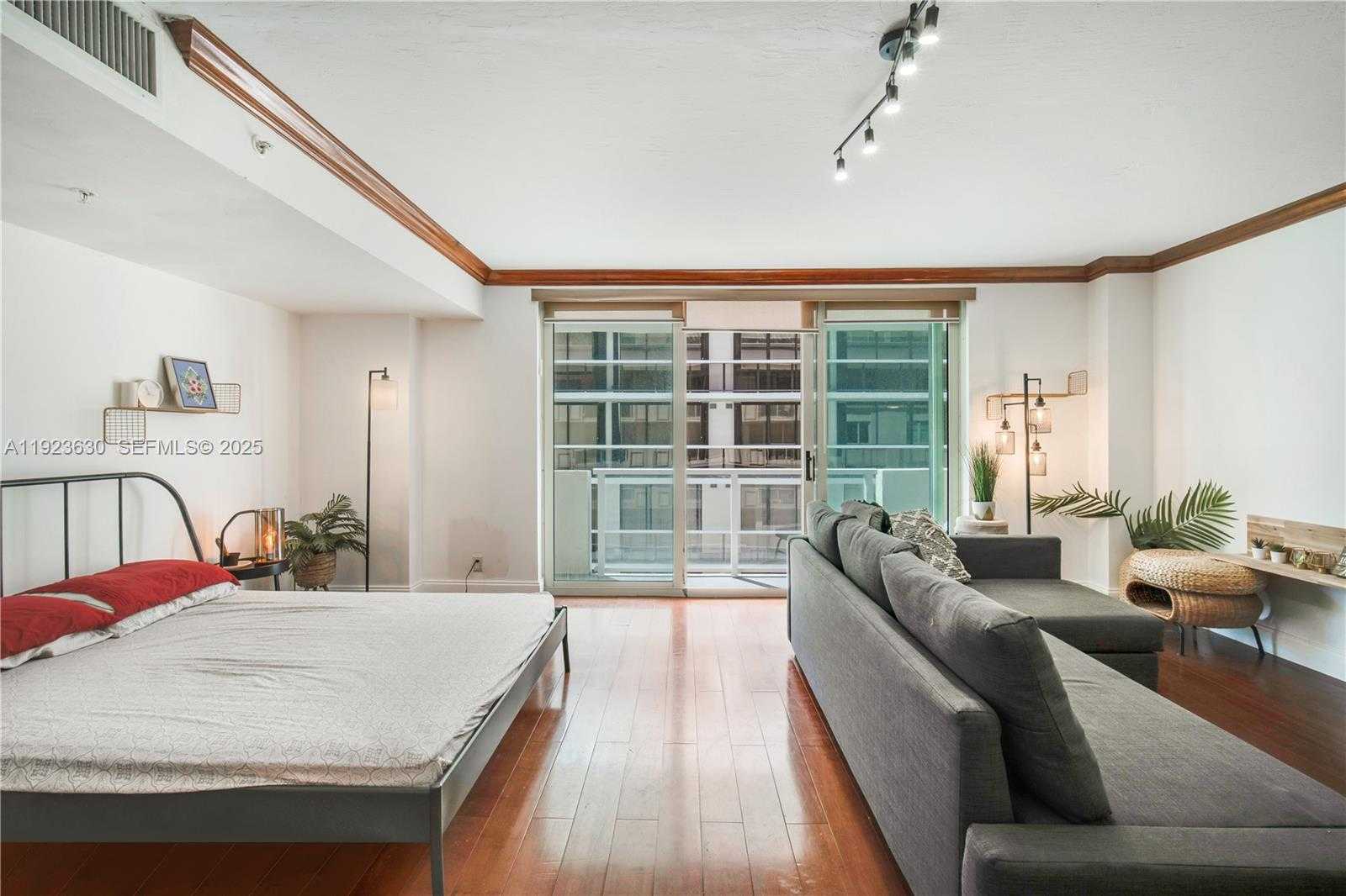 Small Image of 9499 COLLINS AVE #1005, Surfside Number 13