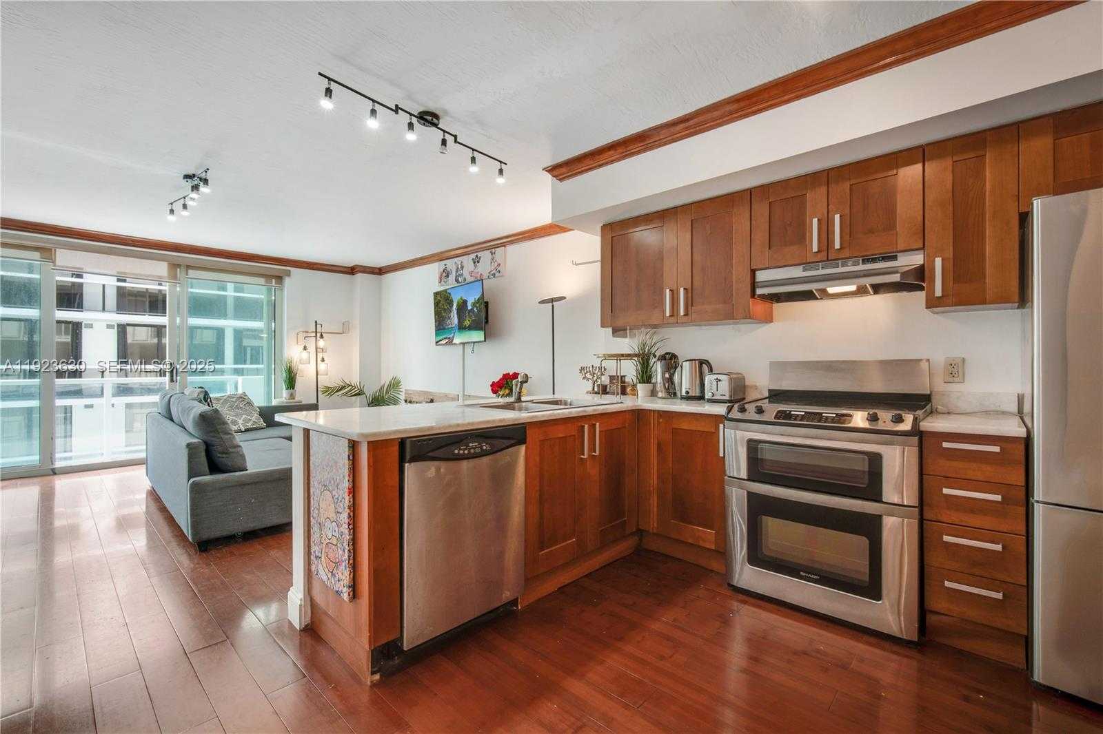 Small Image of 9499 COLLINS AVE #1005, Surfside Number 5