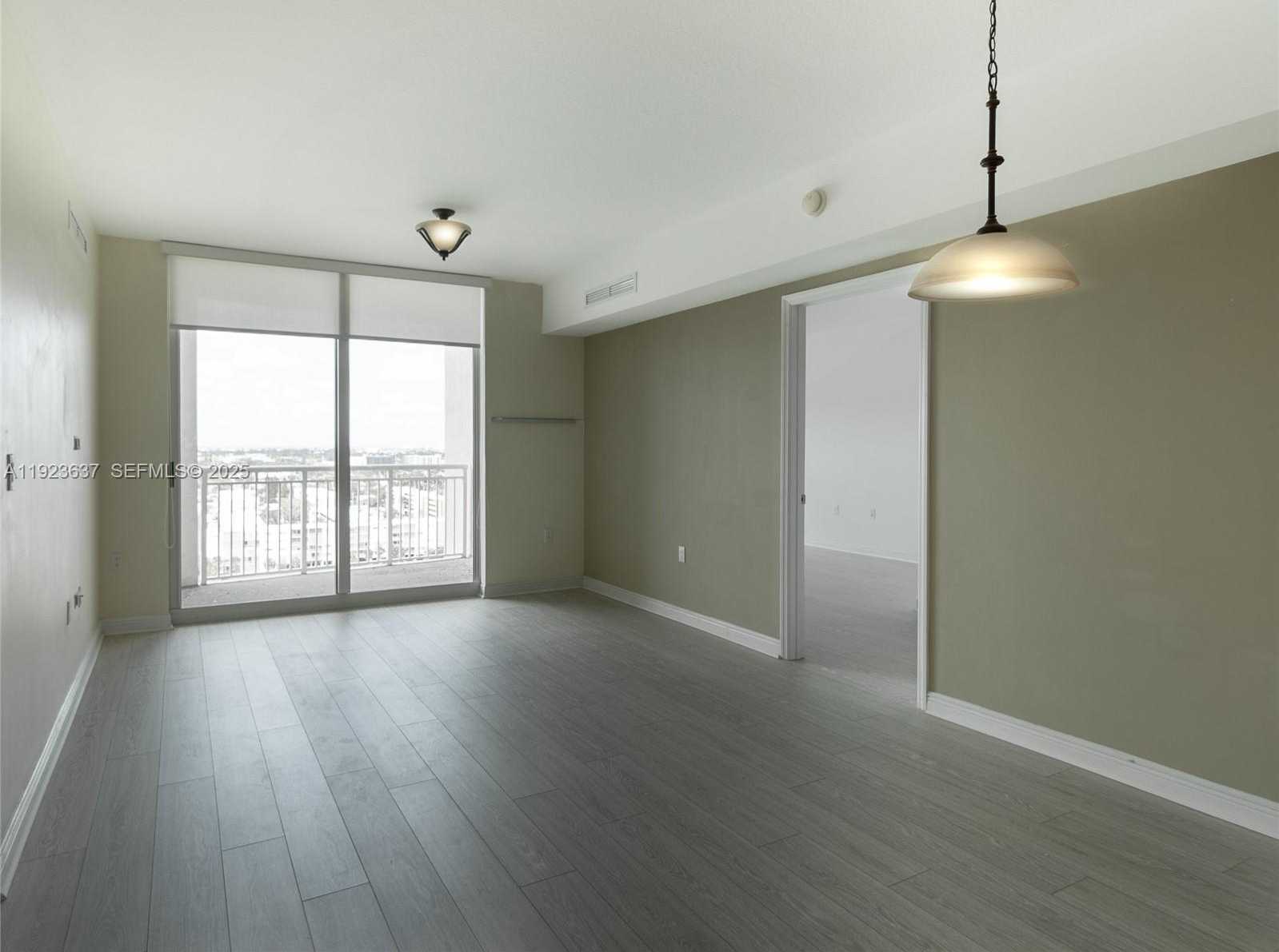 Small Image of 1745 EAST HALLANDALE BEACH BLVD #1508W, Hallandale Beach Number 3