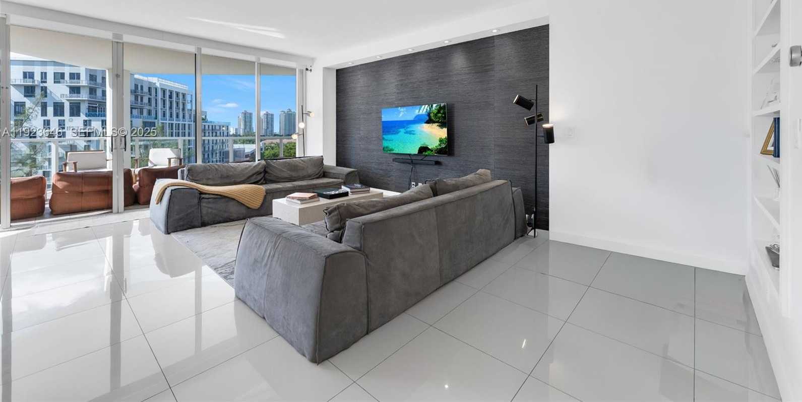 Small Image of 19500 TURNBERRY WAY #7D, Aventura Number 13