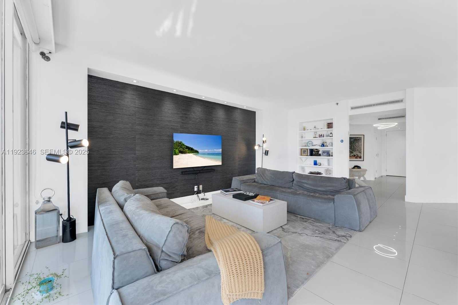 Small Image of 19500 TURNBERRY WAY #7D, Aventura Number 14