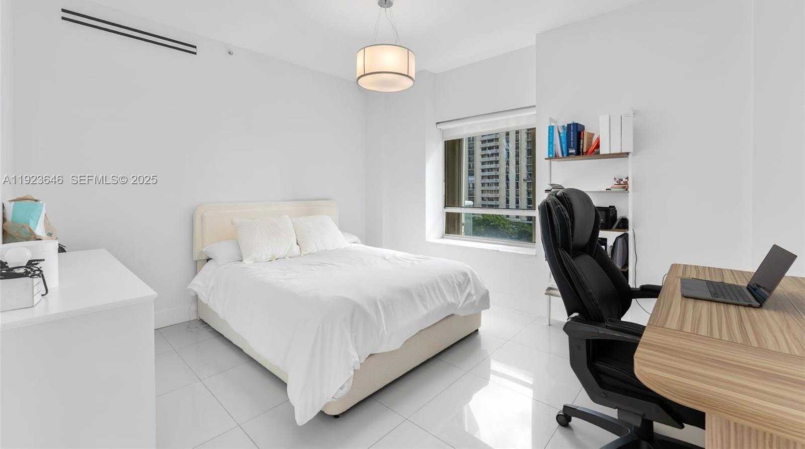 Small Image of 19500 TURNBERRY WAY #7D, Aventura Number 18