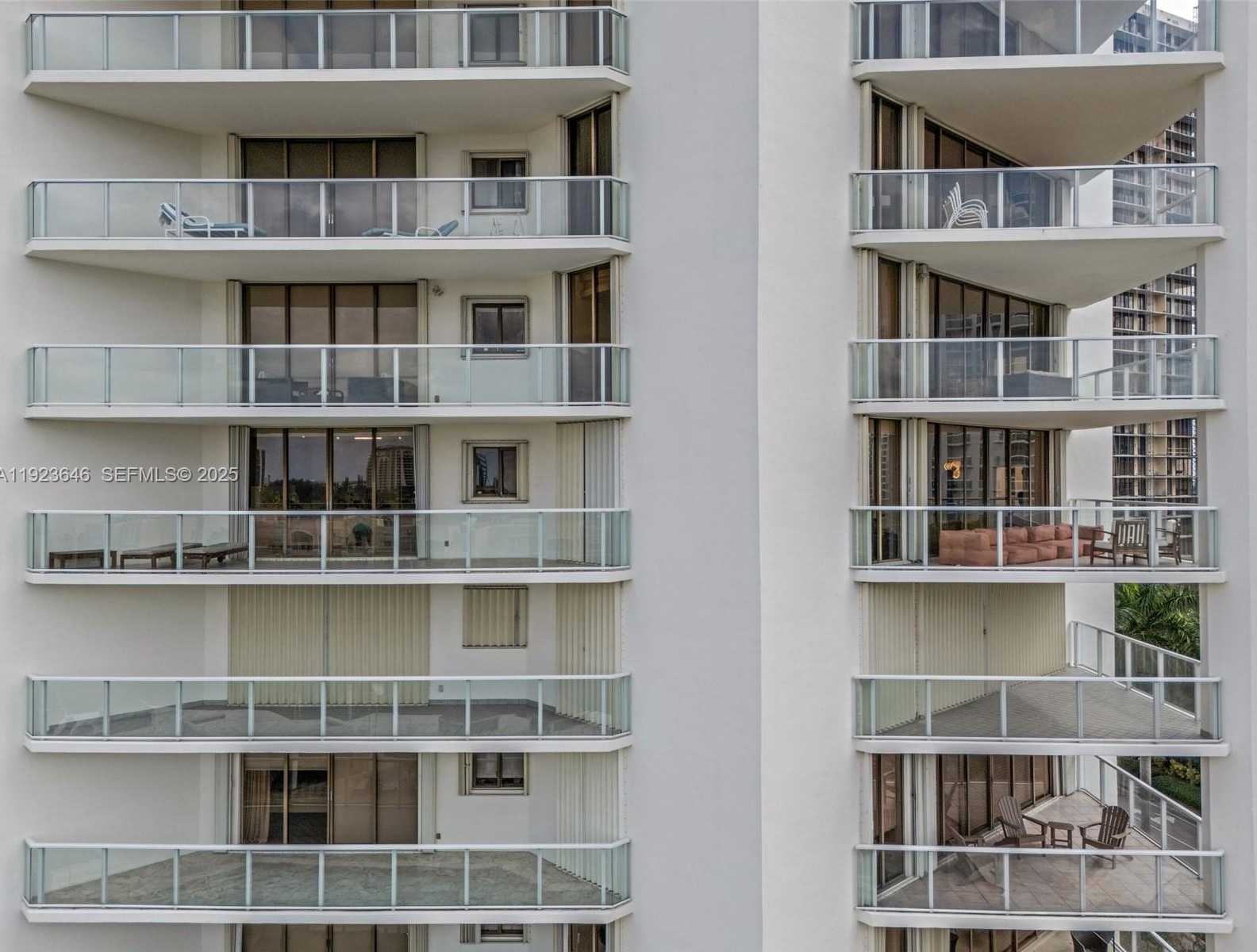 Small Image of 19500 TURNBERRY WAY #7D, Aventura Number 25