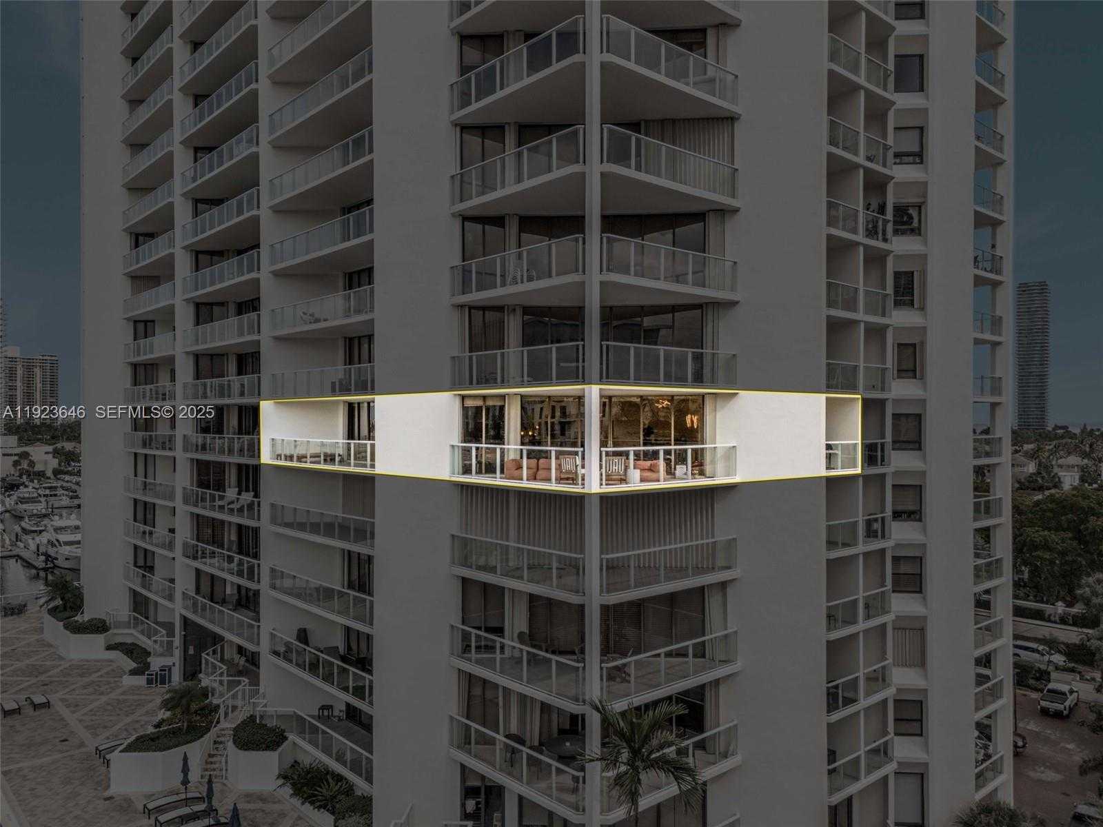 Small Image of 19500 TURNBERRY WAY #7D, Aventura Number 27