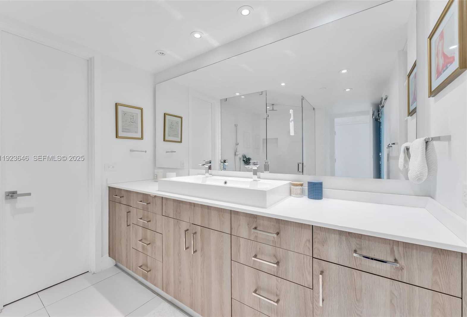 Small Image of 19500 TURNBERRY WAY #7D, Aventura Number 6