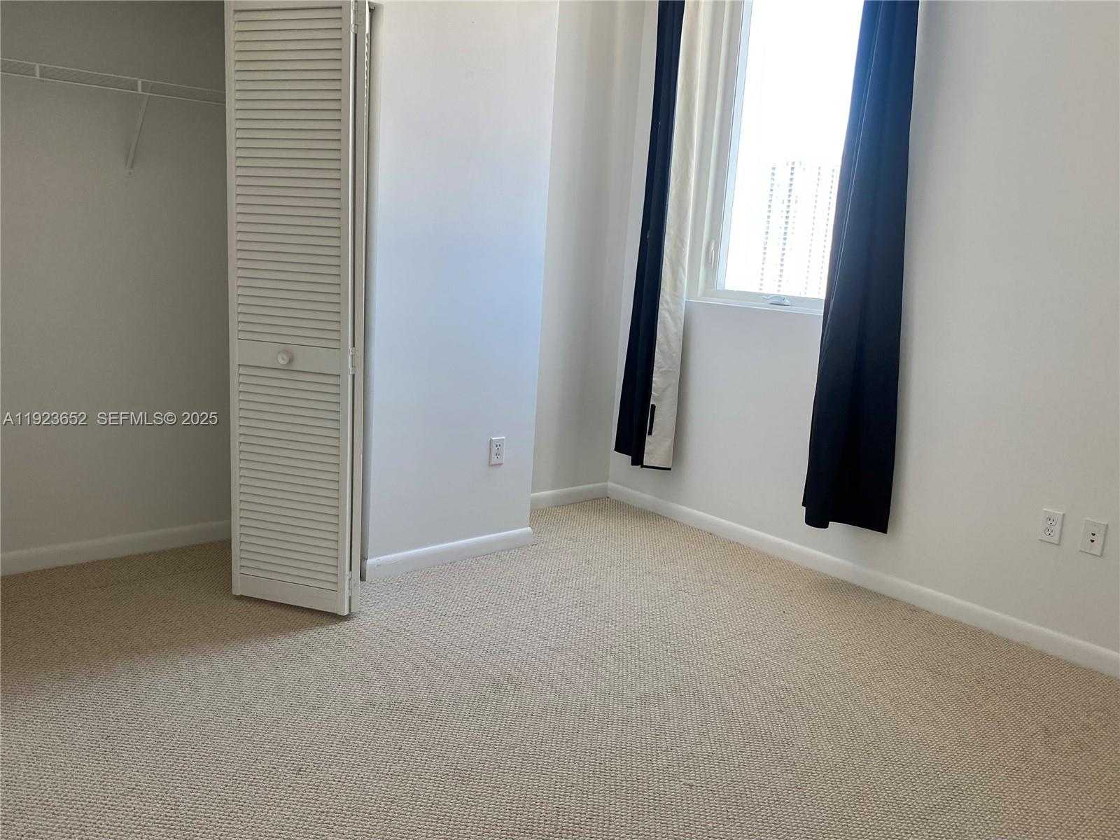 Imagen de Pequeño Objeto