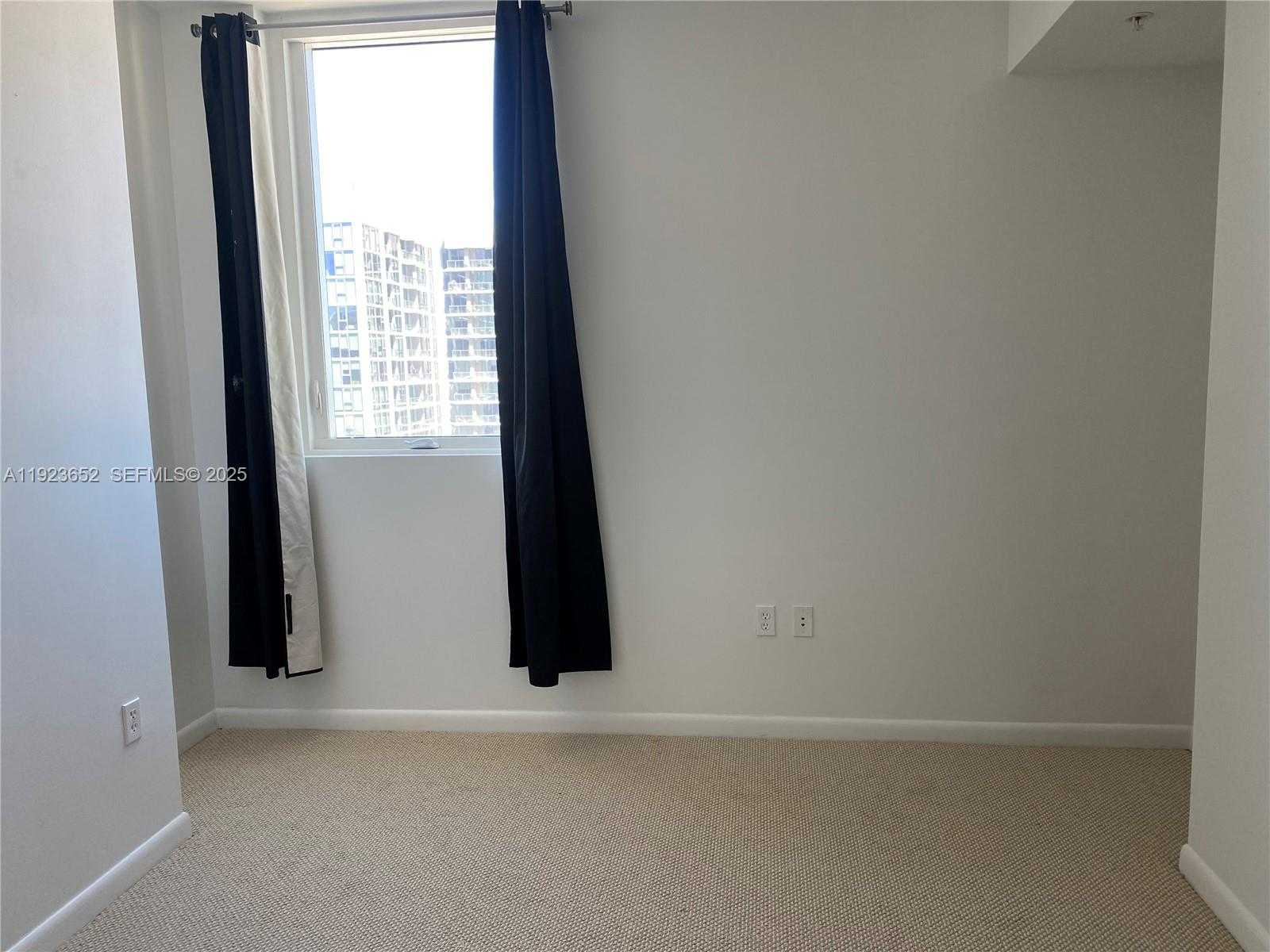 Imagen de Pequeño Objeto