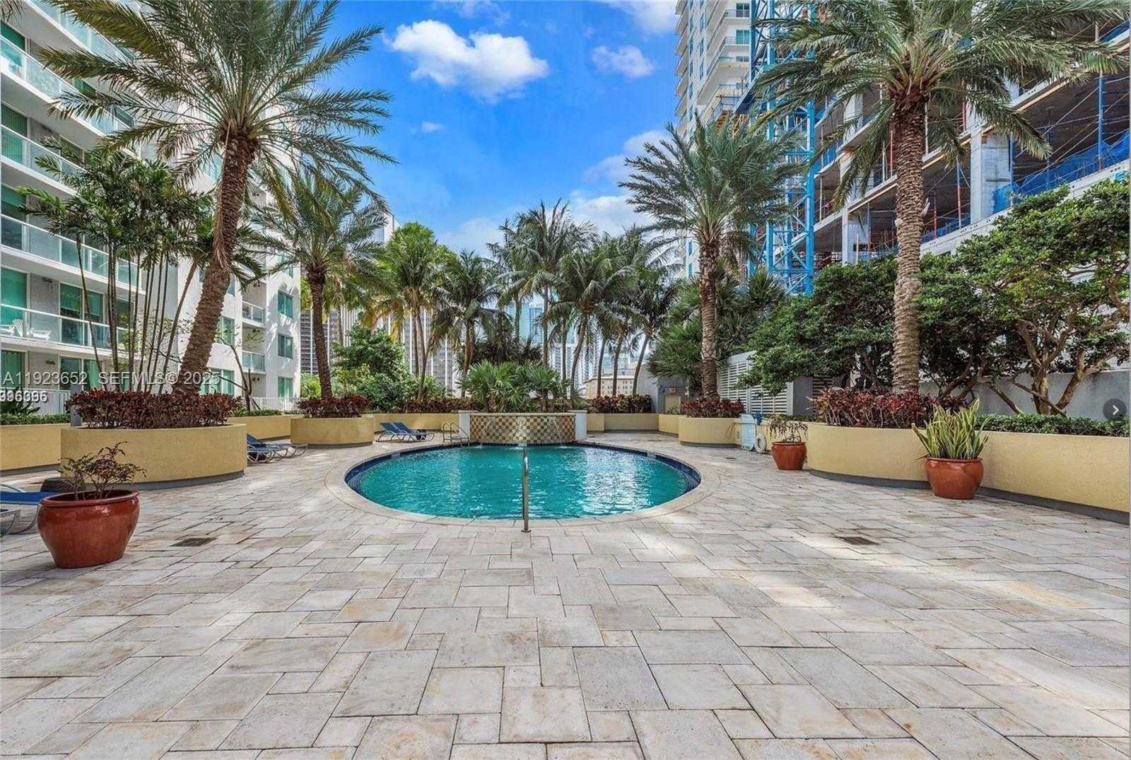 Imagen de Pequeño Objeto