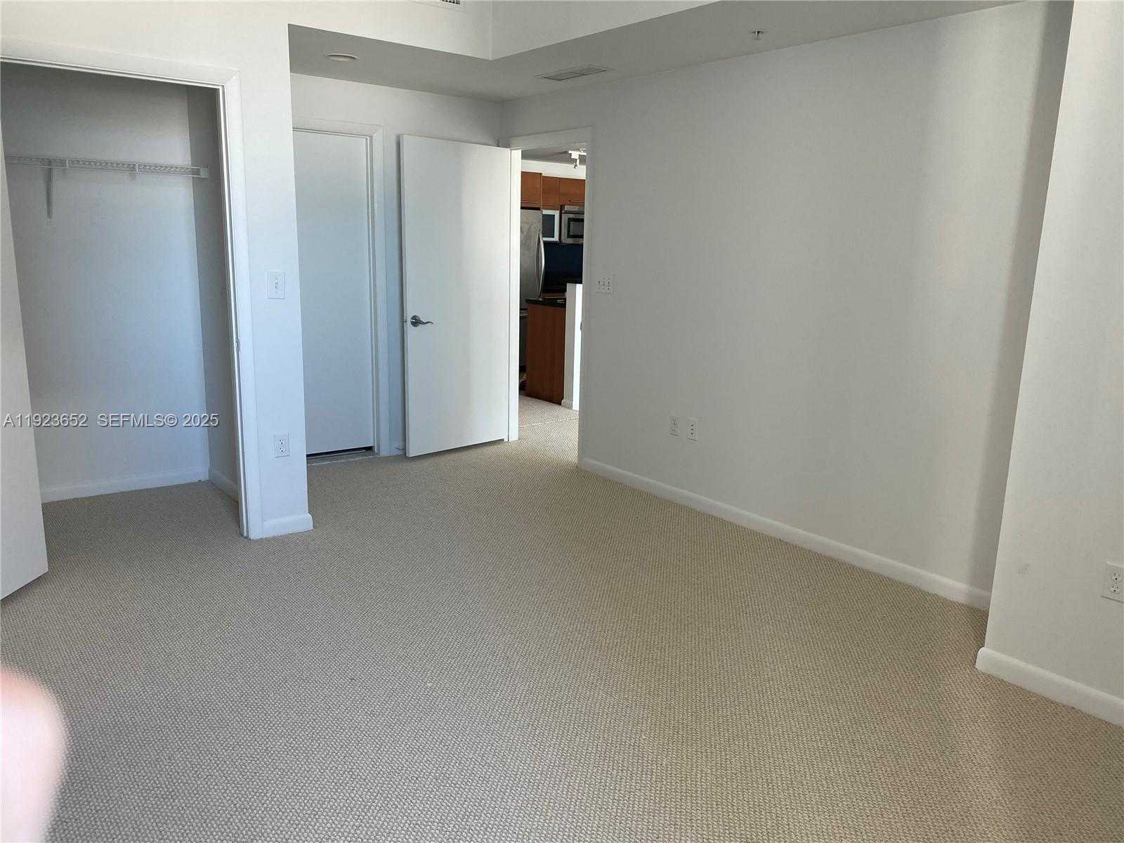 Imagen de Pequeño Objeto