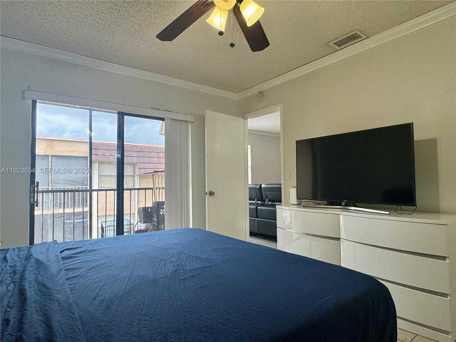 Small Image of 14911 SOUTH WEST 104TH ST #17-22, Miami Number 11
