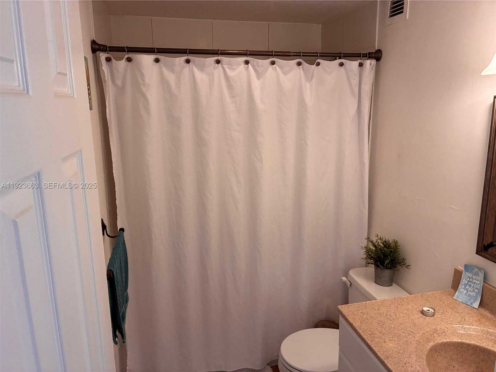 Small Image of 400 KINGS POINT DR #1522, Sunny Isles Beach Number 13