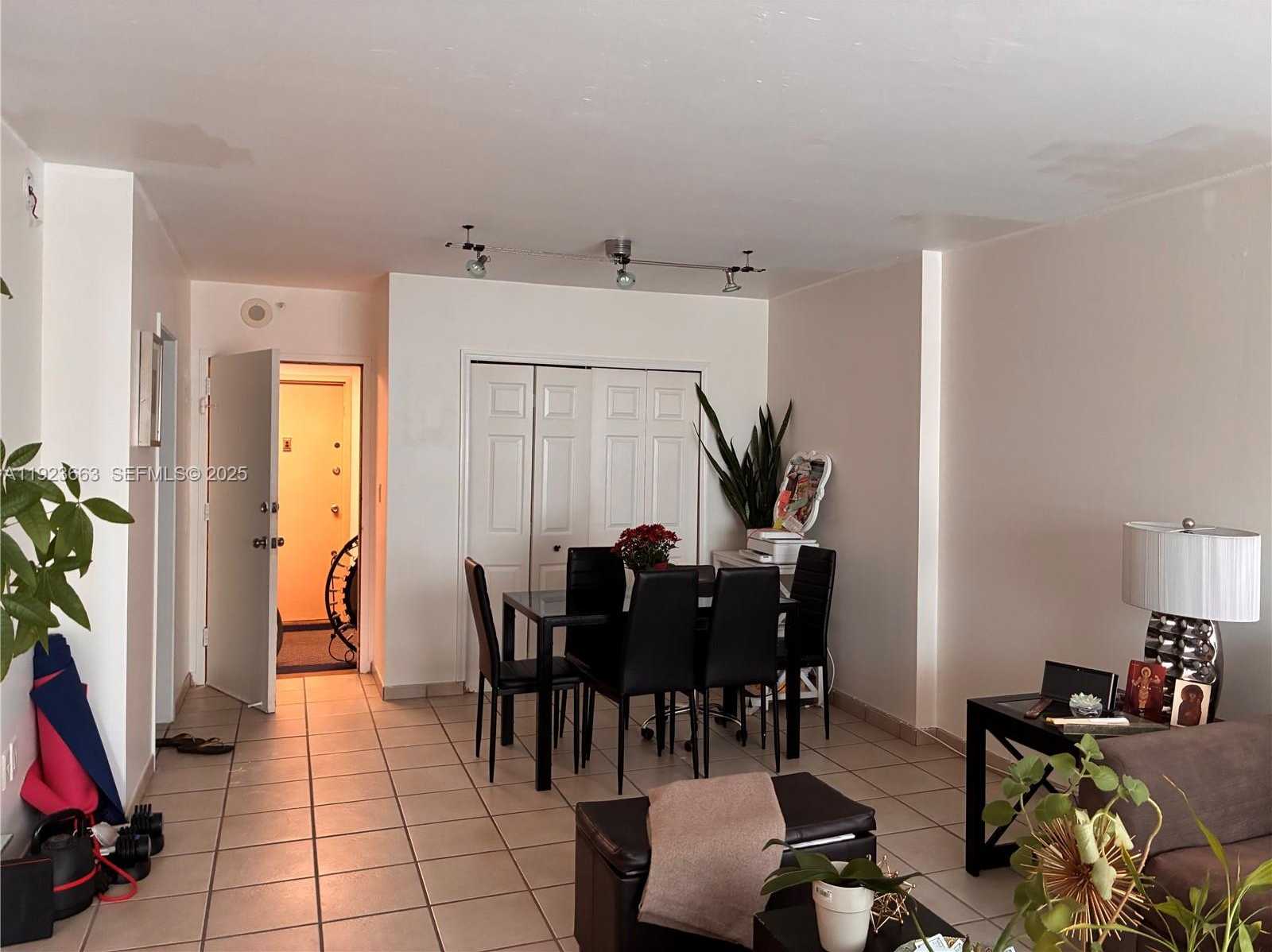 Small Image of 400 KINGS POINT DR #1522, Sunny Isles Beach Number 8