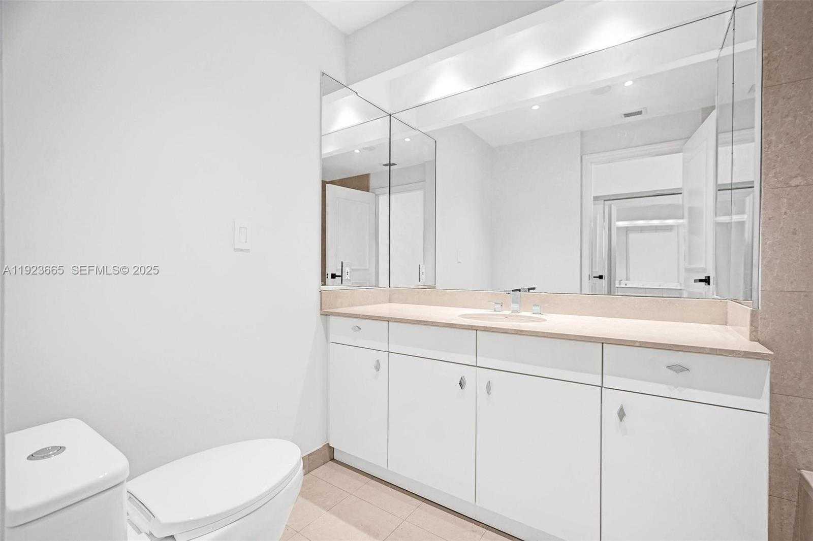 Small Image of 10101 COLLINS AVE #17A, Bal Harbour Number 16