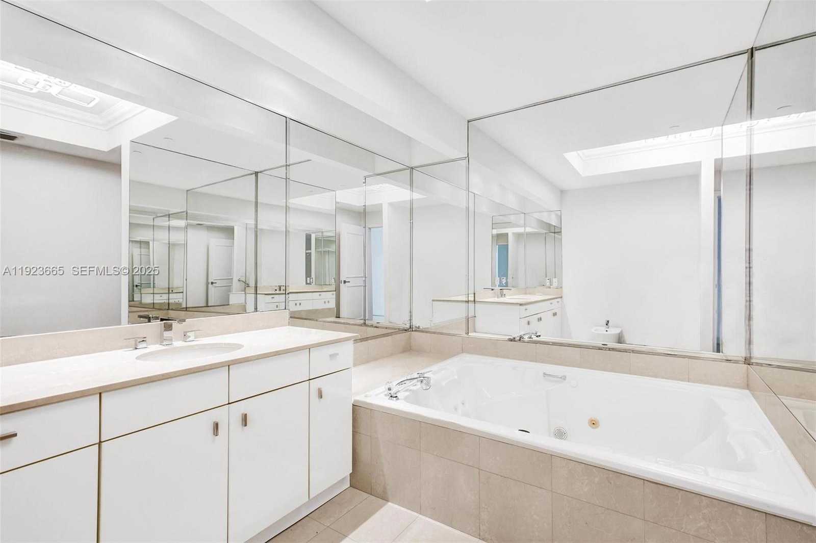 Small Image of 10101 COLLINS AVE #17A, Bal Harbour Number 30