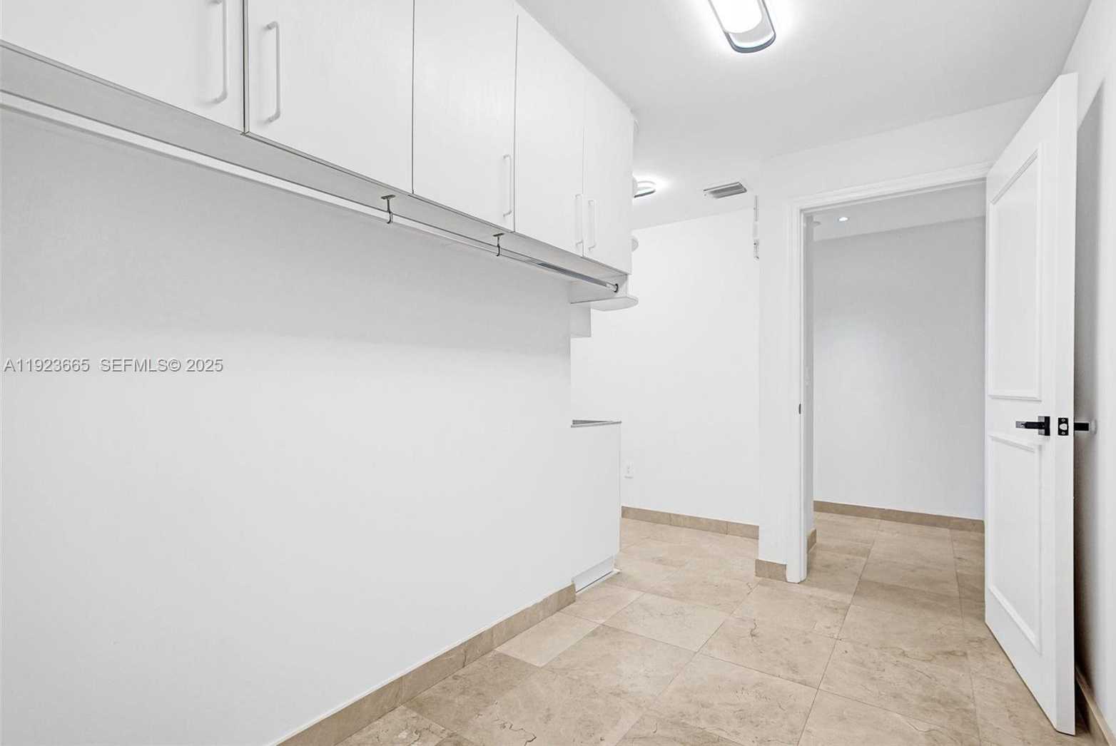Small Image of 10101 COLLINS AVE #17A, Bal Harbour Number 38