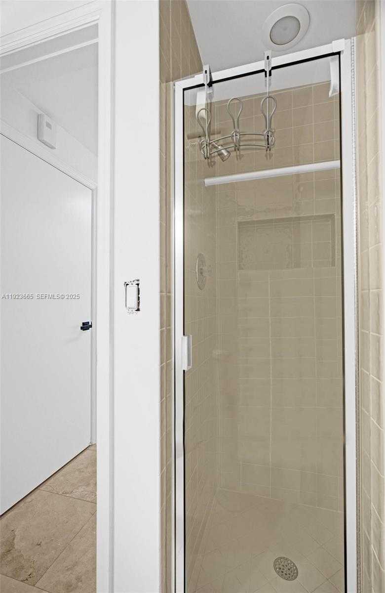 Small Image of 10101 COLLINS AVE #17A, Bal Harbour Number 40