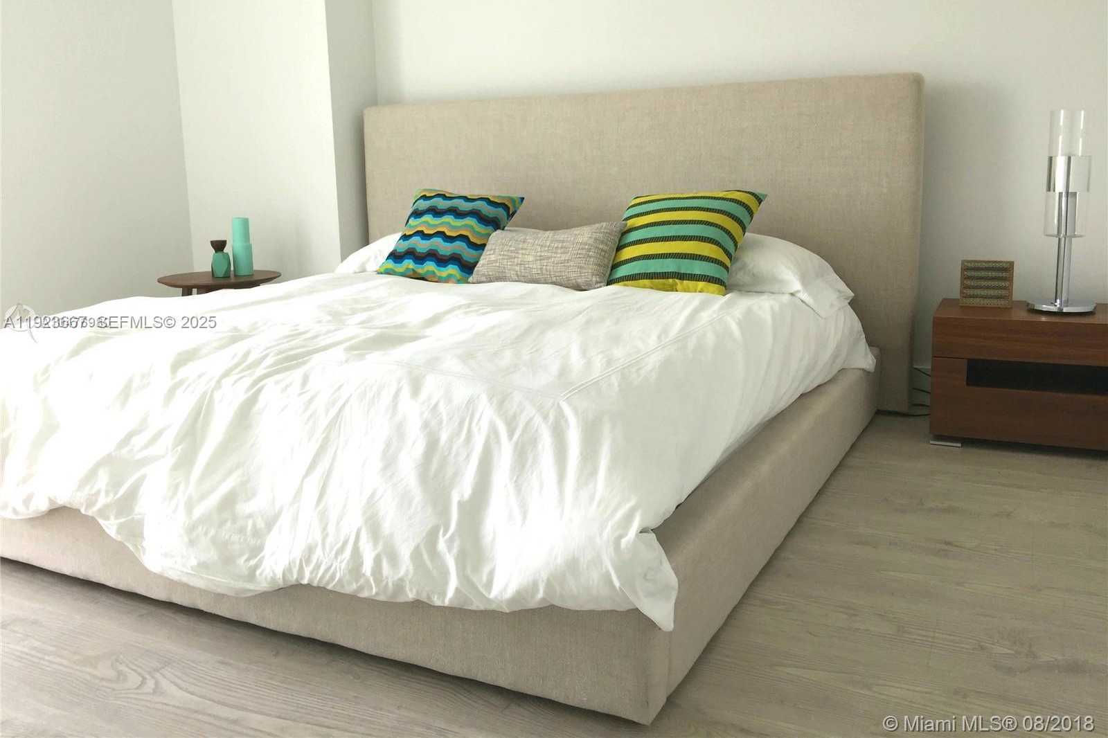 Imagen de Pequeño Objeto