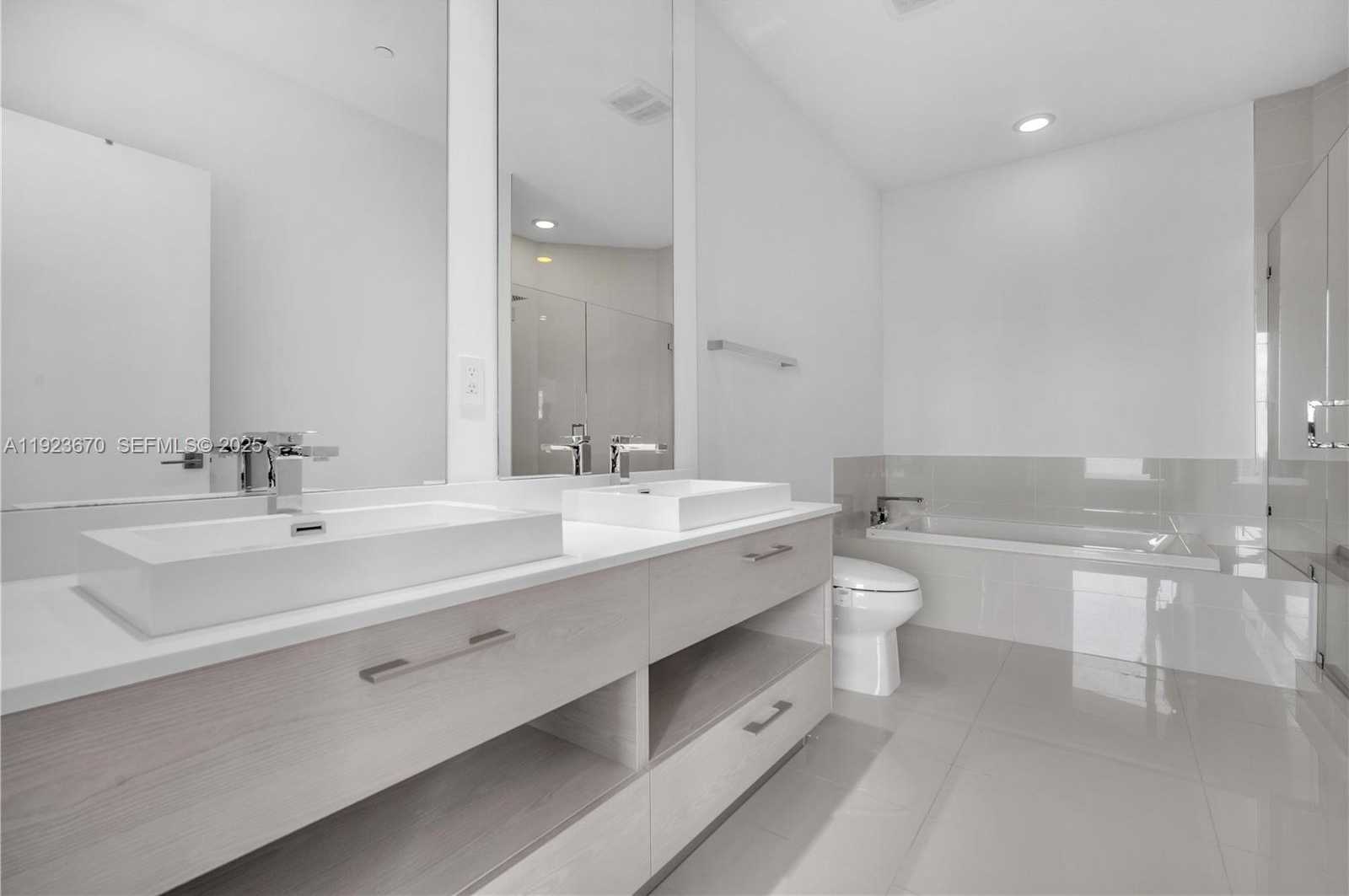 Small Image of 55 SOUTH WEST 9TH ST #4403, Miami Number 20