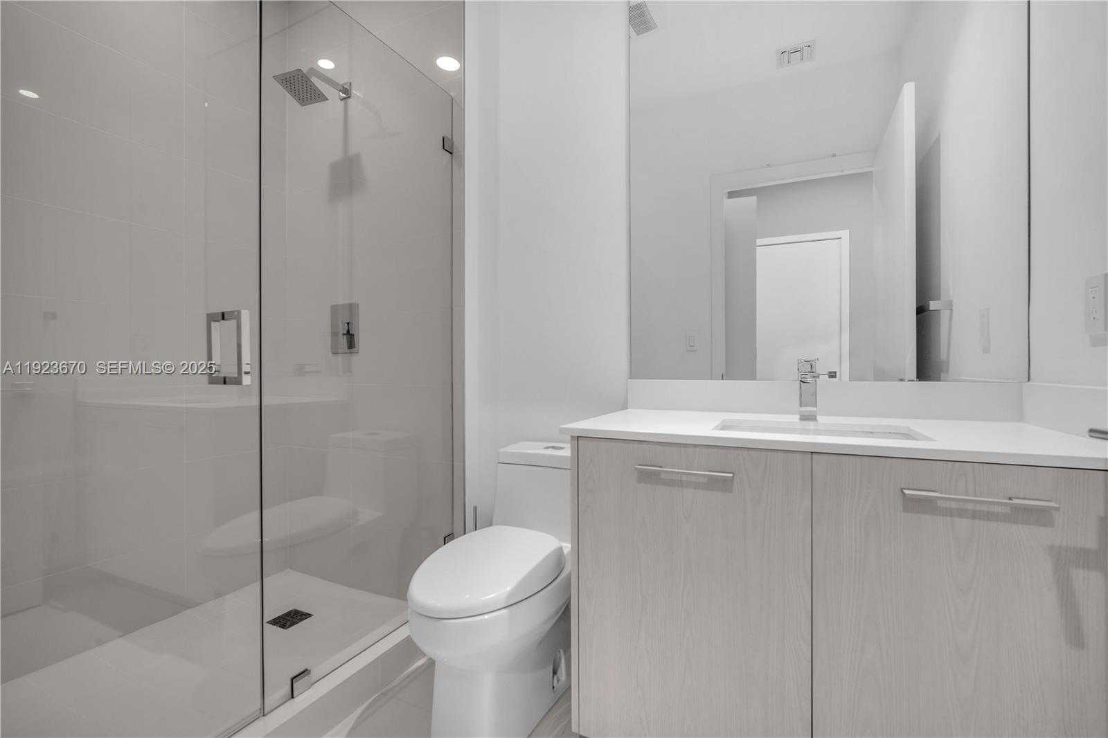 Small Image of 55 SOUTH WEST 9TH ST #4403, Miami Number 22