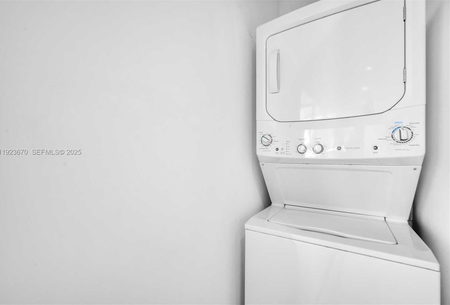 Small Image of 55 SOUTH WEST 9TH ST #4403, Miami Number 29