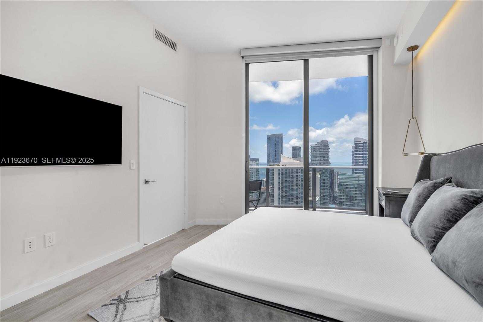 Small Image of 55 SOUTH WEST 9TH ST #4403, Miami Number 30