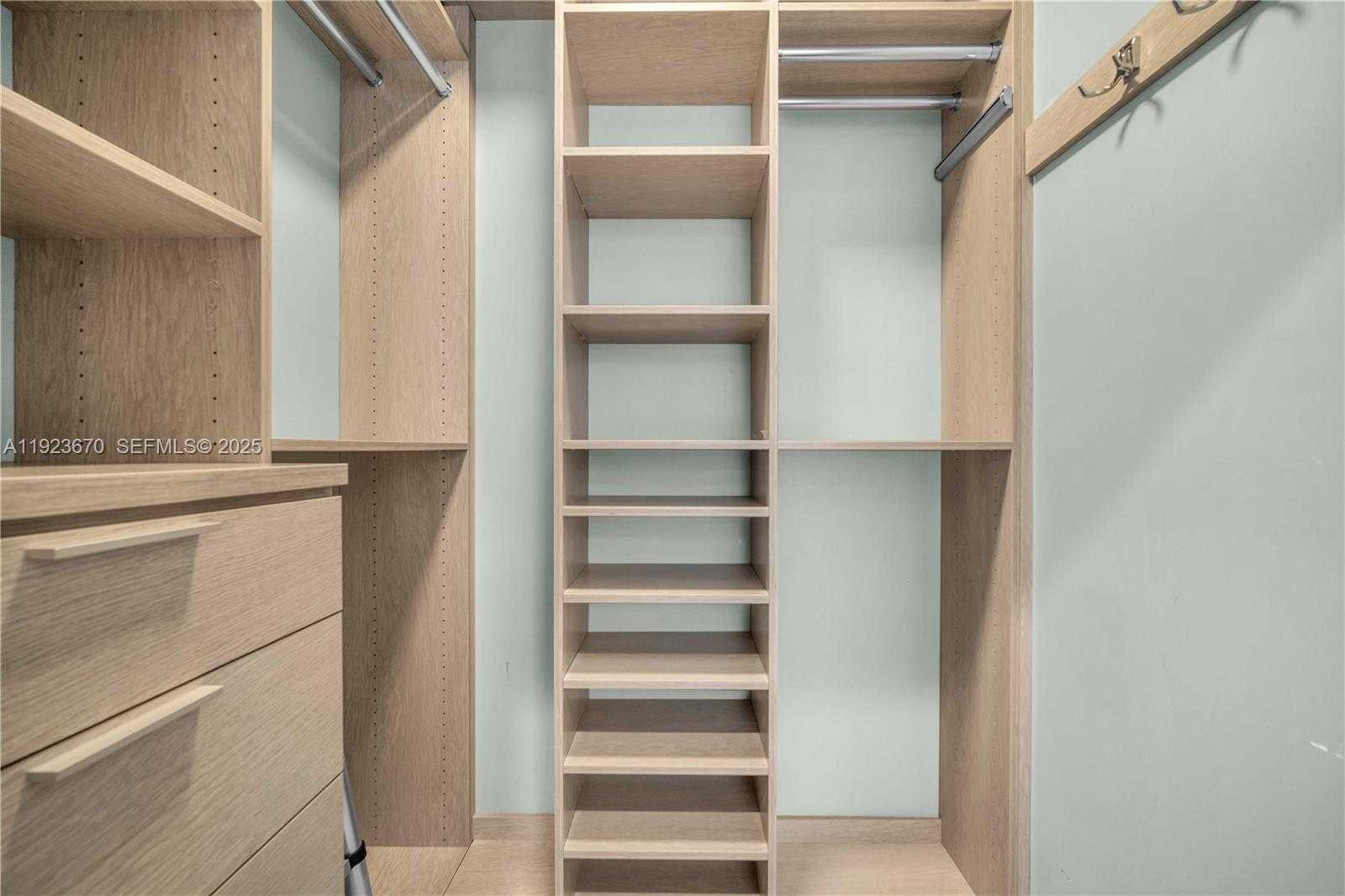 Small Image of 55 SOUTH WEST 9TH ST #4403, Miami Number 37