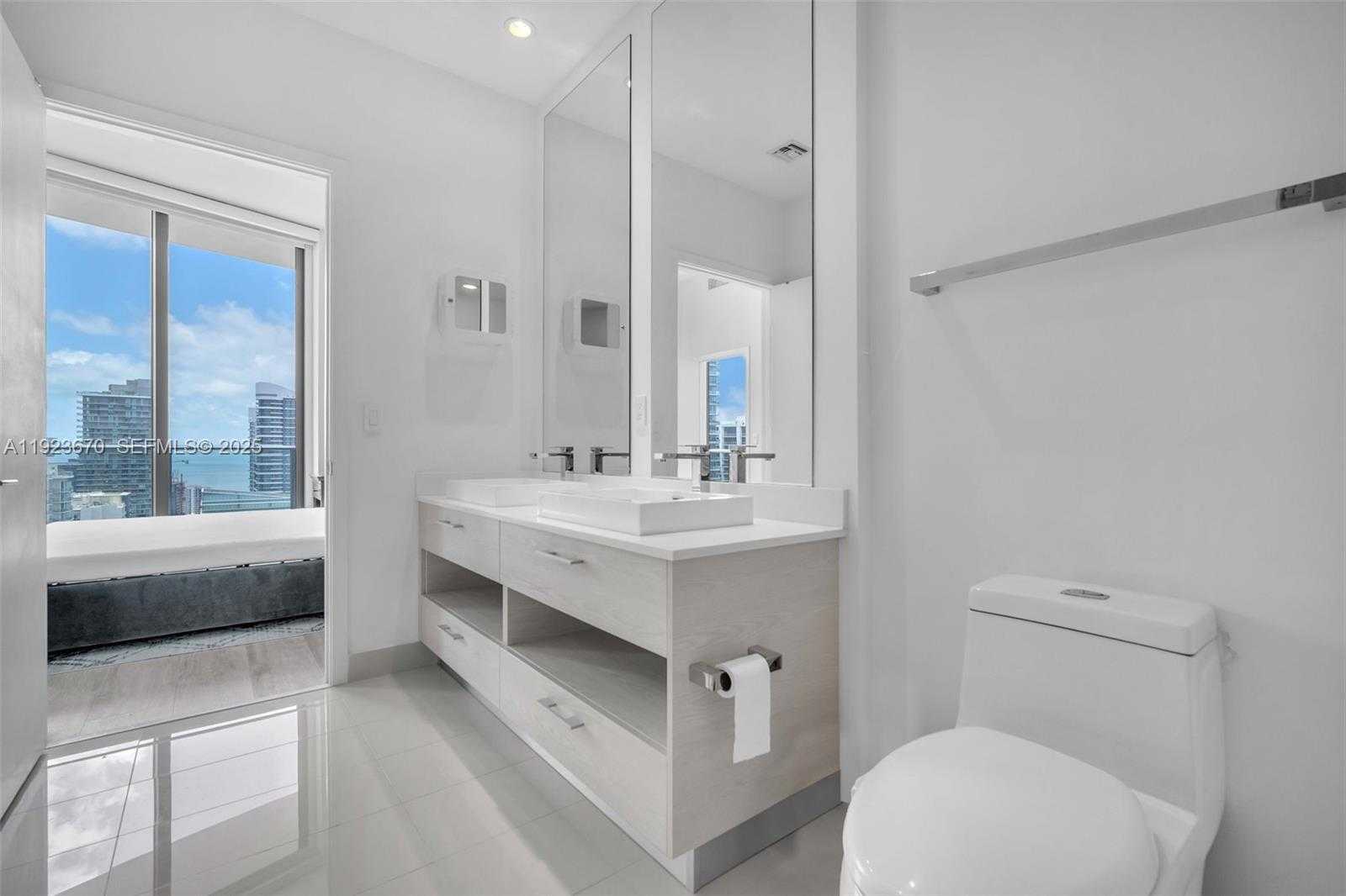 Small Image of 55 SOUTH WEST 9TH ST #4403, Miami Number 45