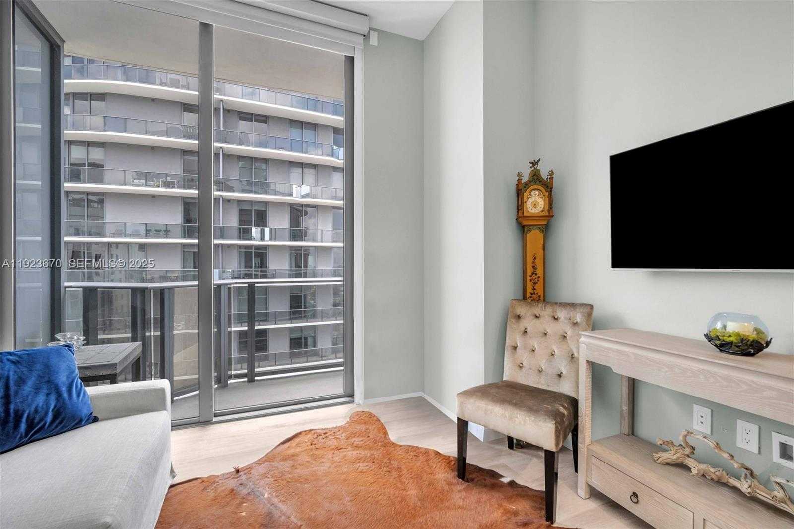 Small Image of 55 SOUTH WEST 9TH ST #4403, Miami Number 46