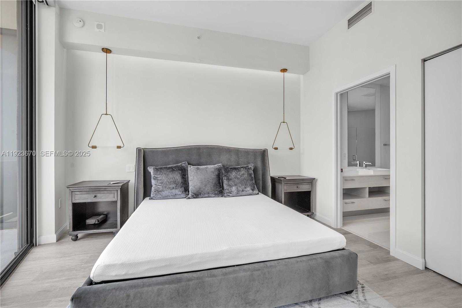 Small Image of 55 SOUTH WEST 9TH ST #4403, Miami Number 6