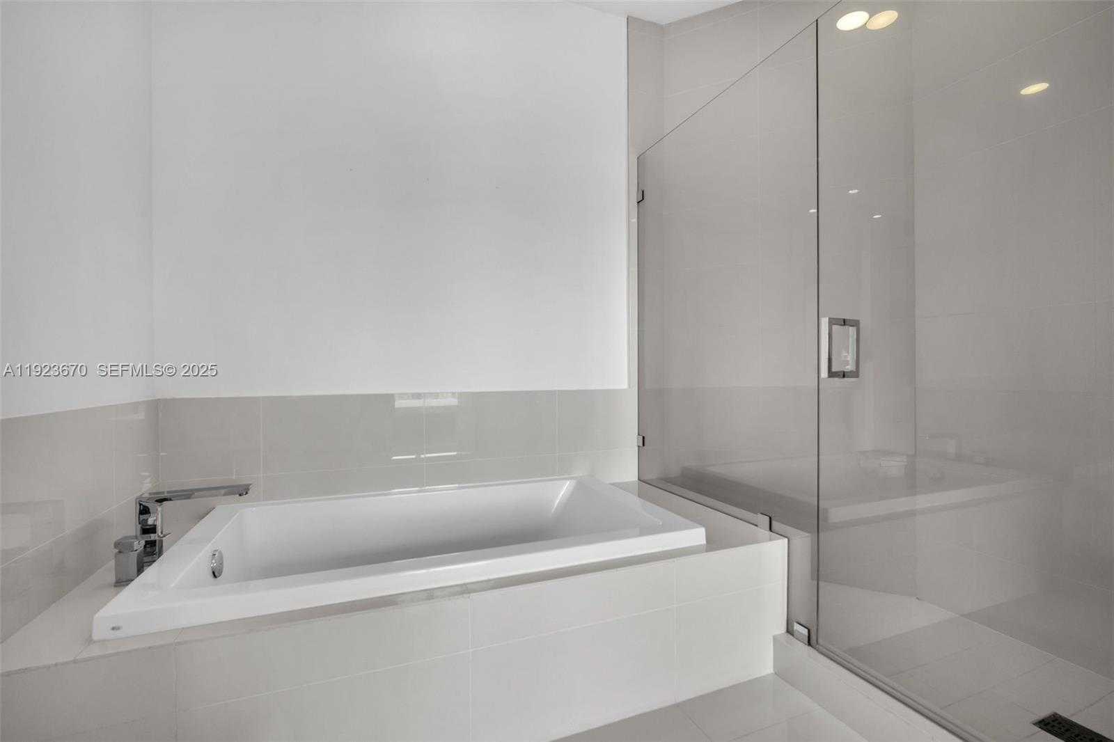 Small Image of 55 SOUTH WEST 9TH ST #4403, Miami Number 65