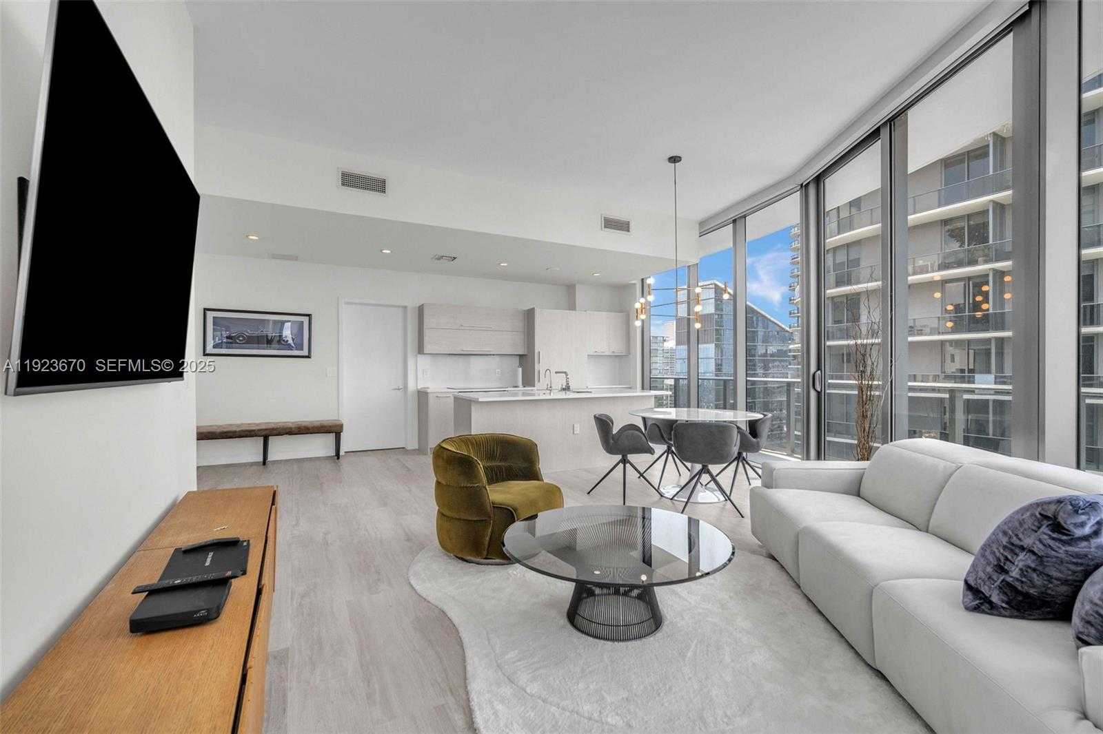 Small Image of 55 SOUTH WEST 9TH ST #4403, Miami Number 68