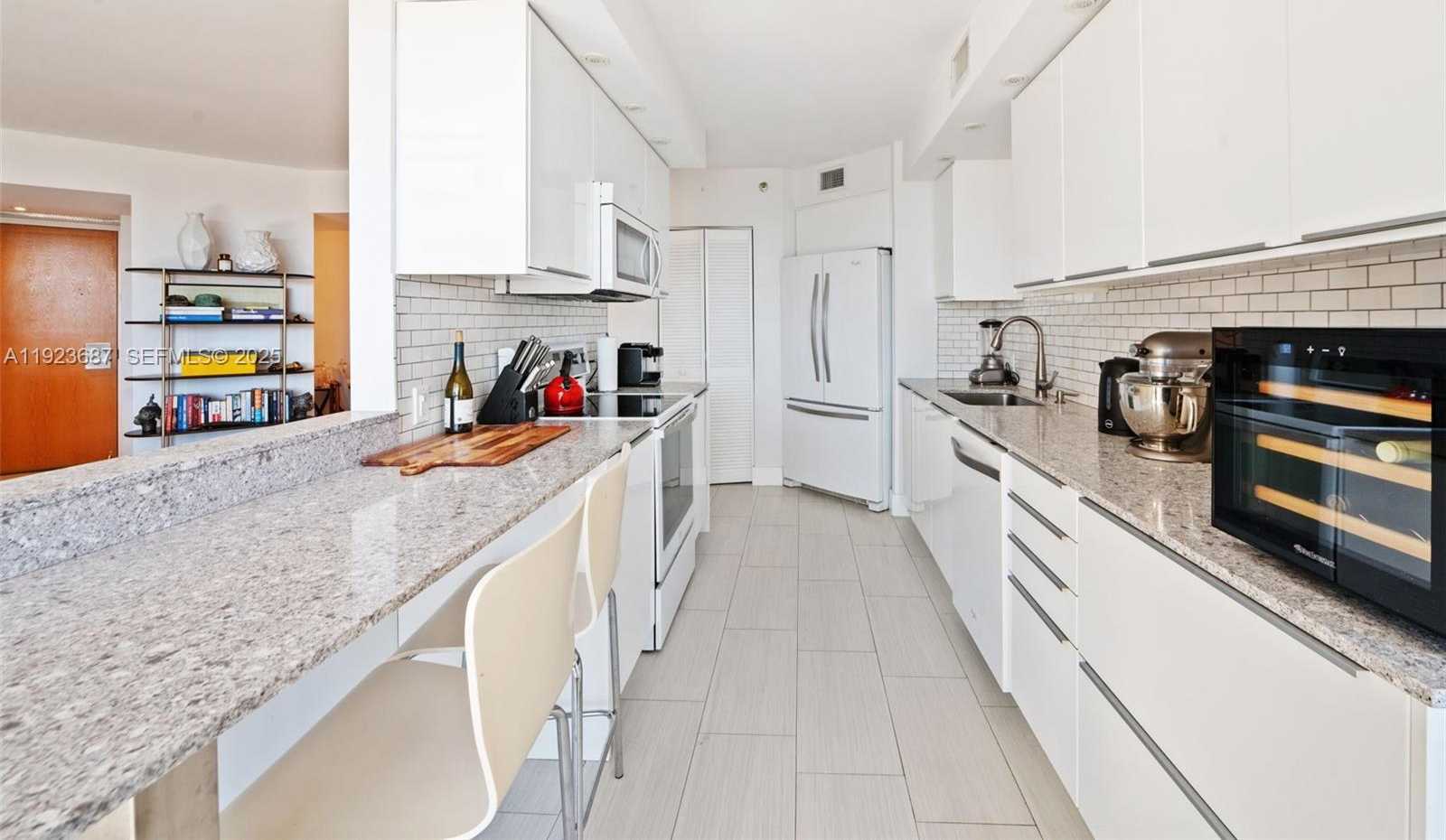 Small Image of 20185 EAST COUNTRY CLUB DR #904, Aventura Number 8