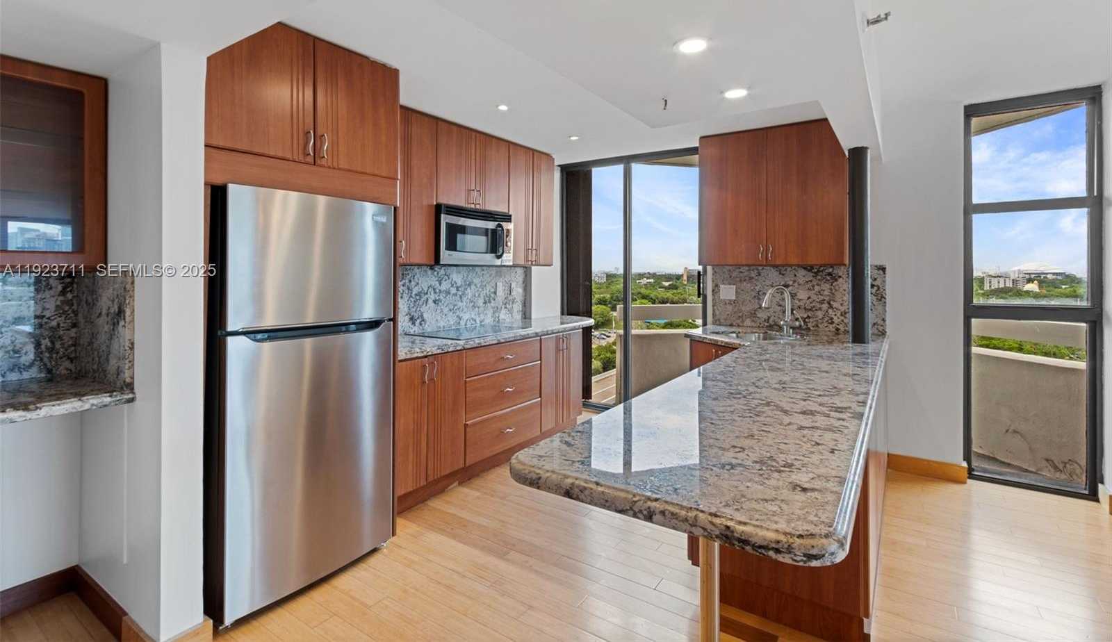 Small Image of 2501 BRICKELL AVE #1102, Miami Number 4