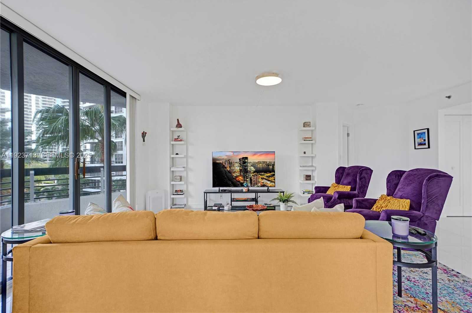 Imagen de Pequeño Objeto