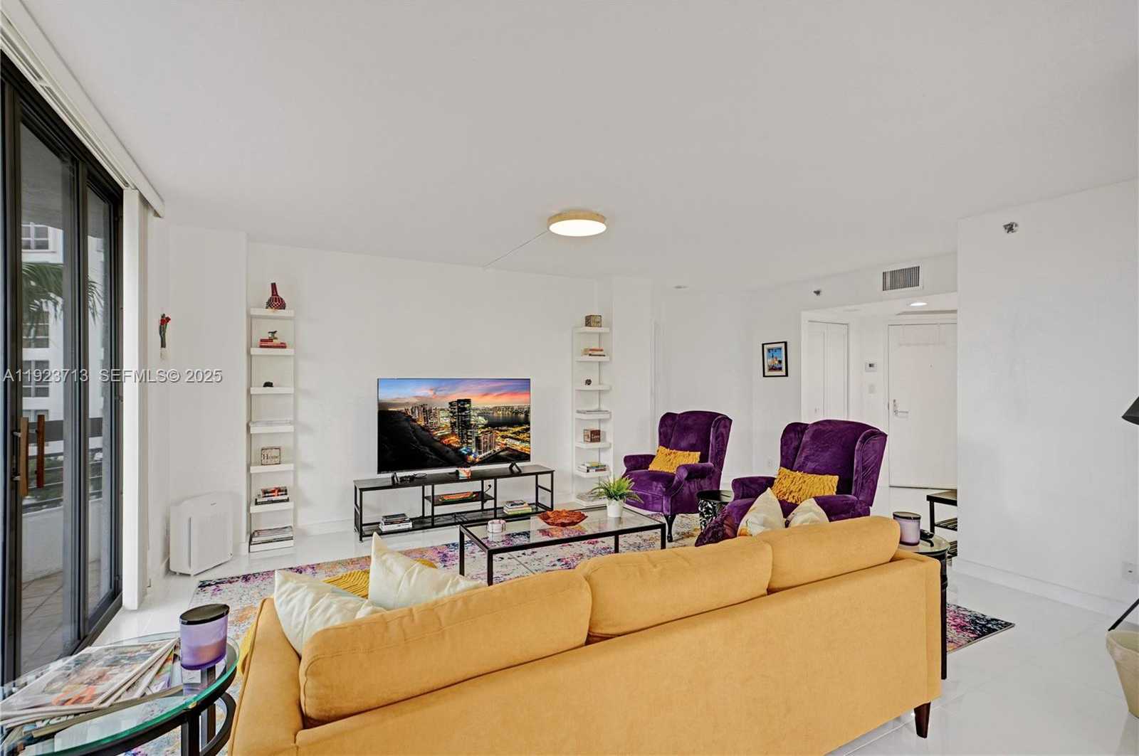 Imagen de Pequeño Objeto