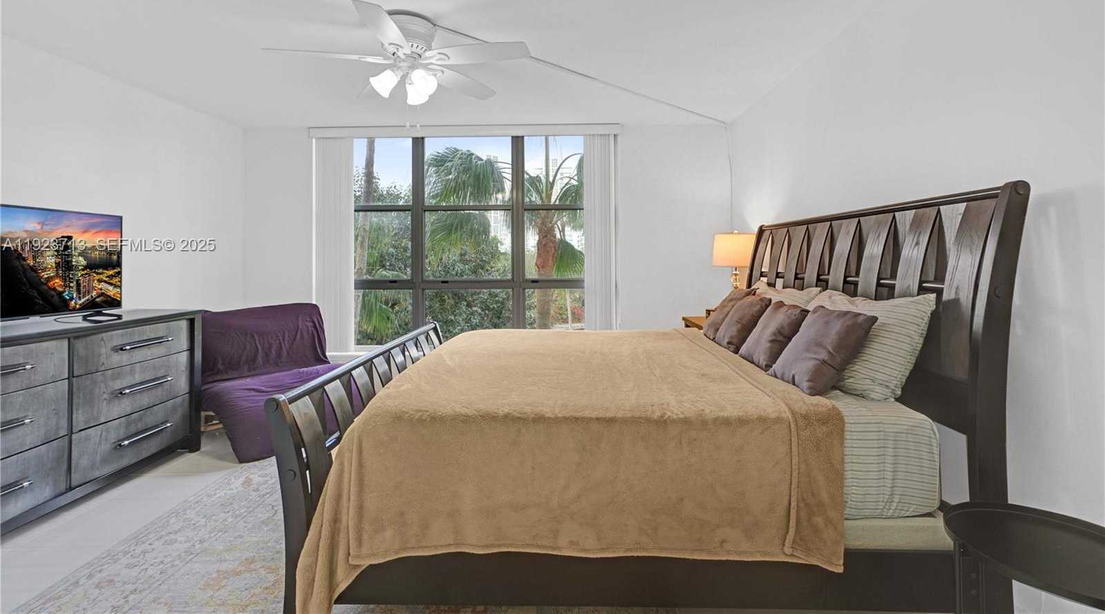 Imagen de Pequeño Objeto