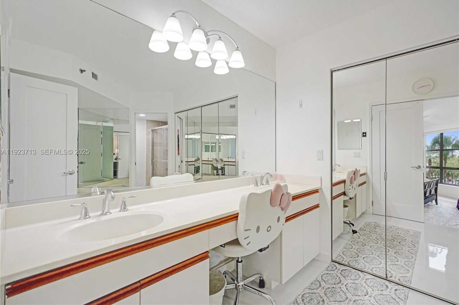 Imagen de Pequeño Objeto