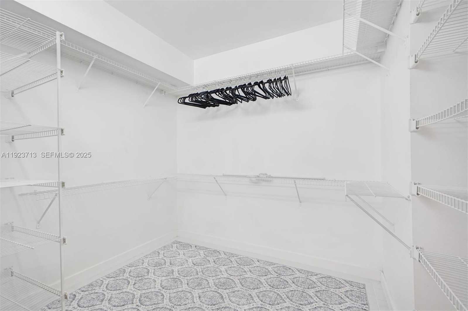 Imagen de Pequeño Objeto