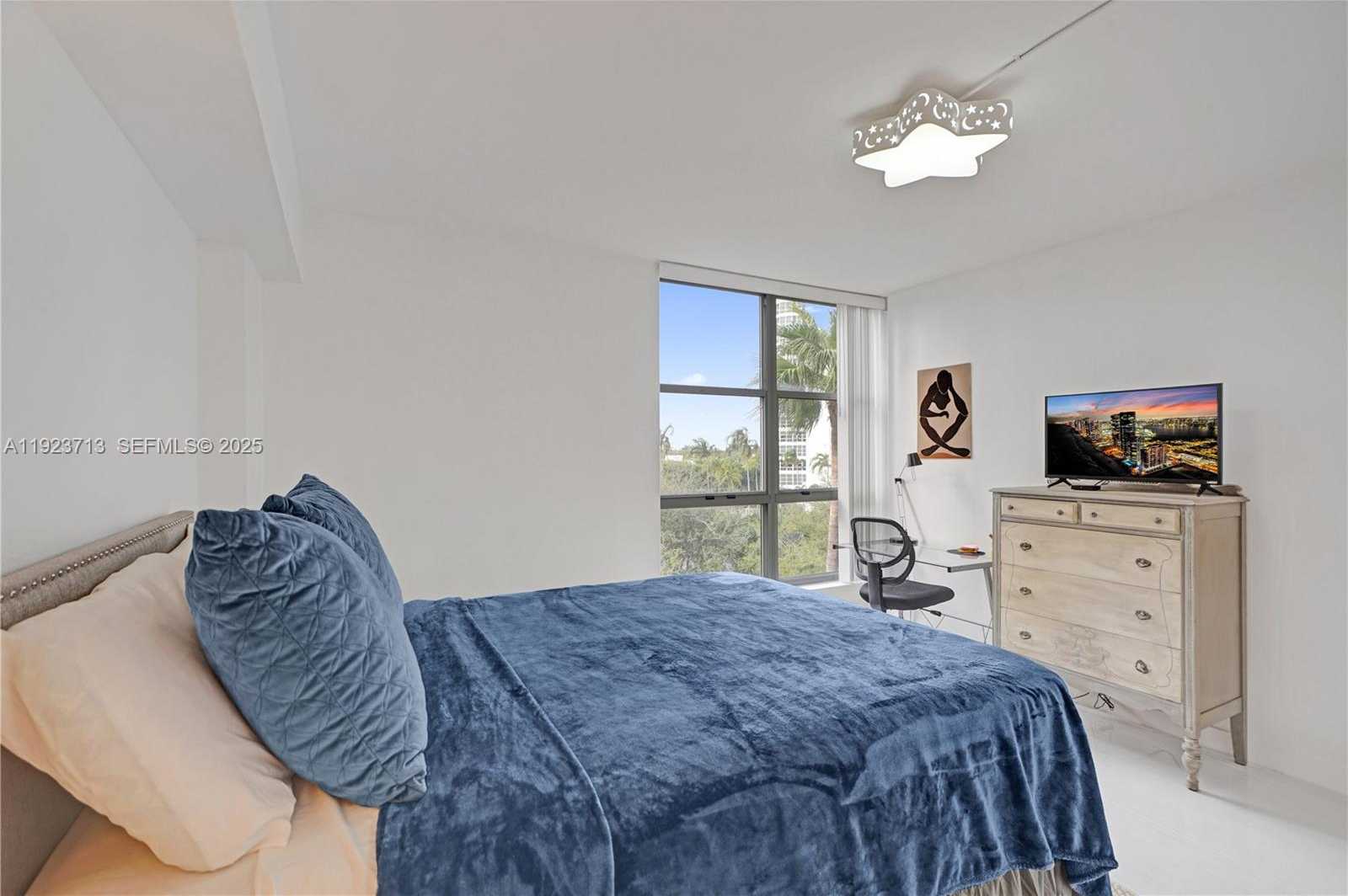 Imagen de Pequeño Objeto