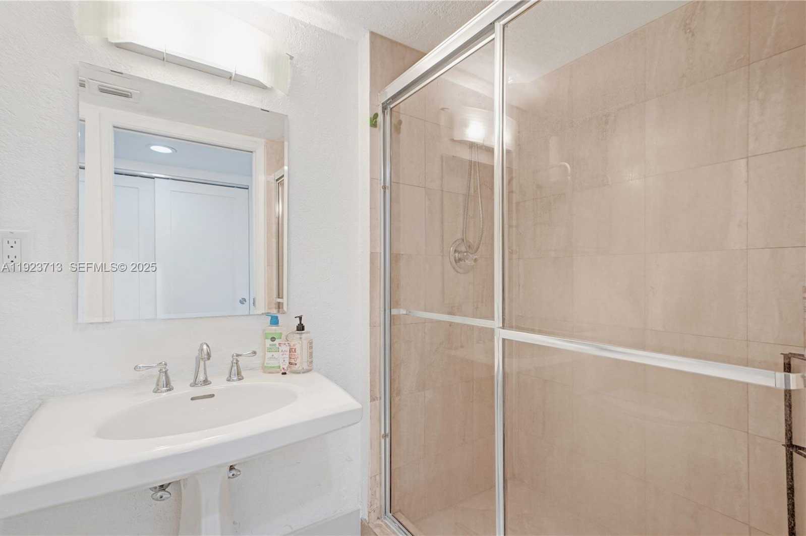 Imagen de Pequeño Objeto