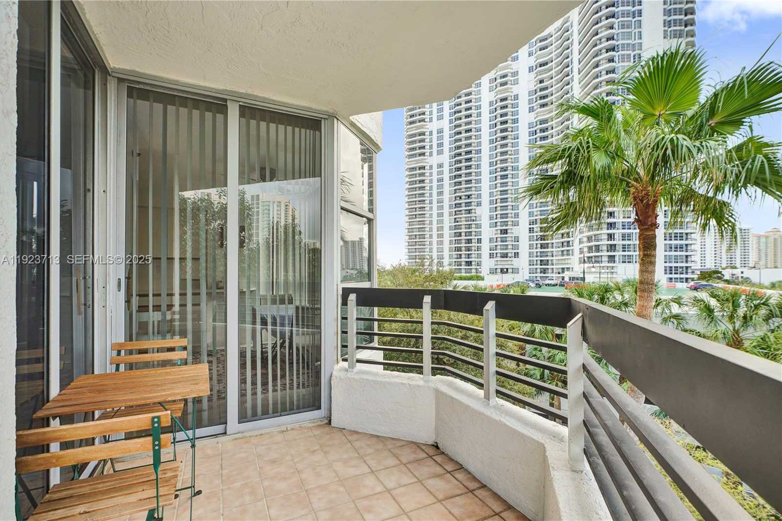 Imagen de Pequeño Objeto