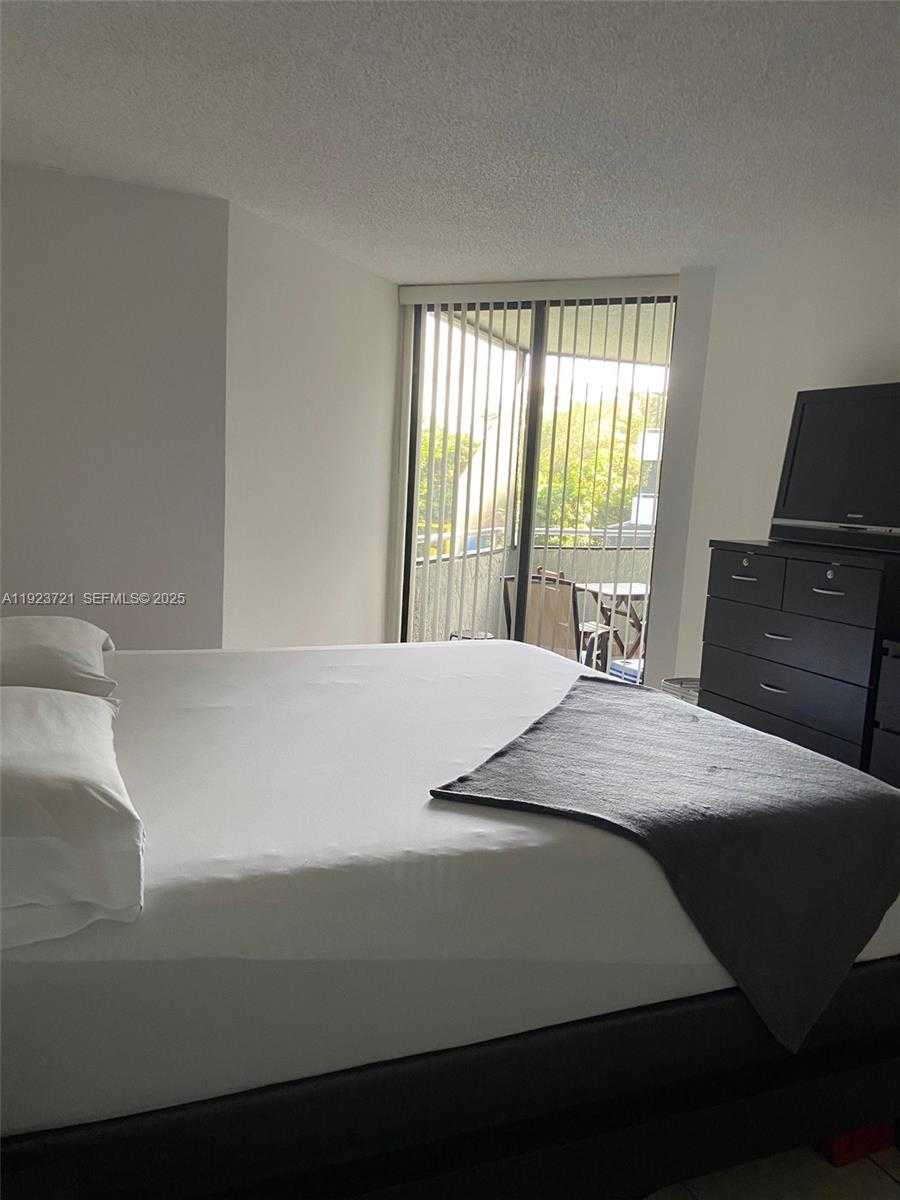 Small Image of 8275 SOUTH WEST 152ND AVE #D-212, Miami Number 11