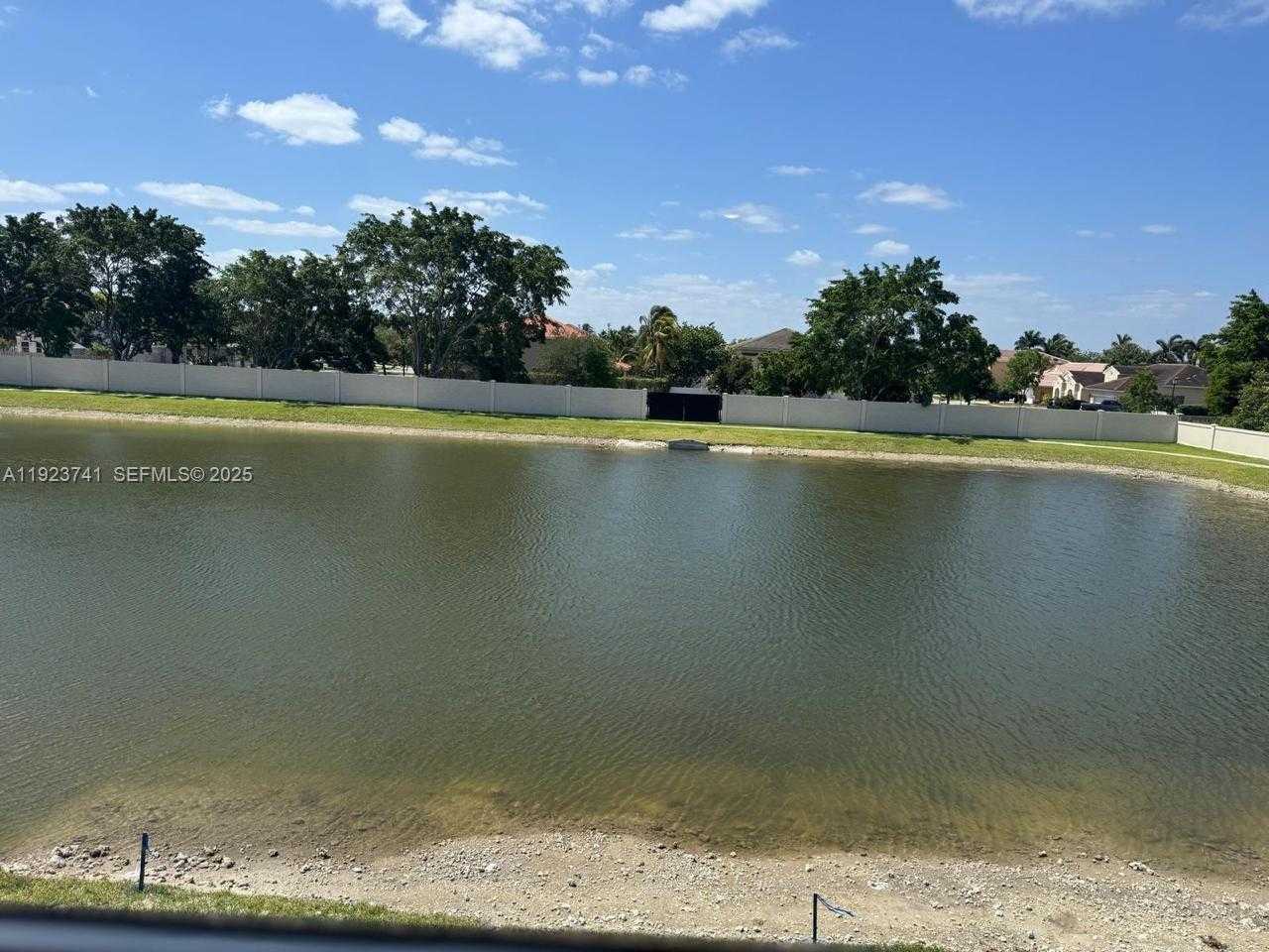 Small Image of 18426 SOUTH WEST 2ND ST, Pembroke Pines Number 11