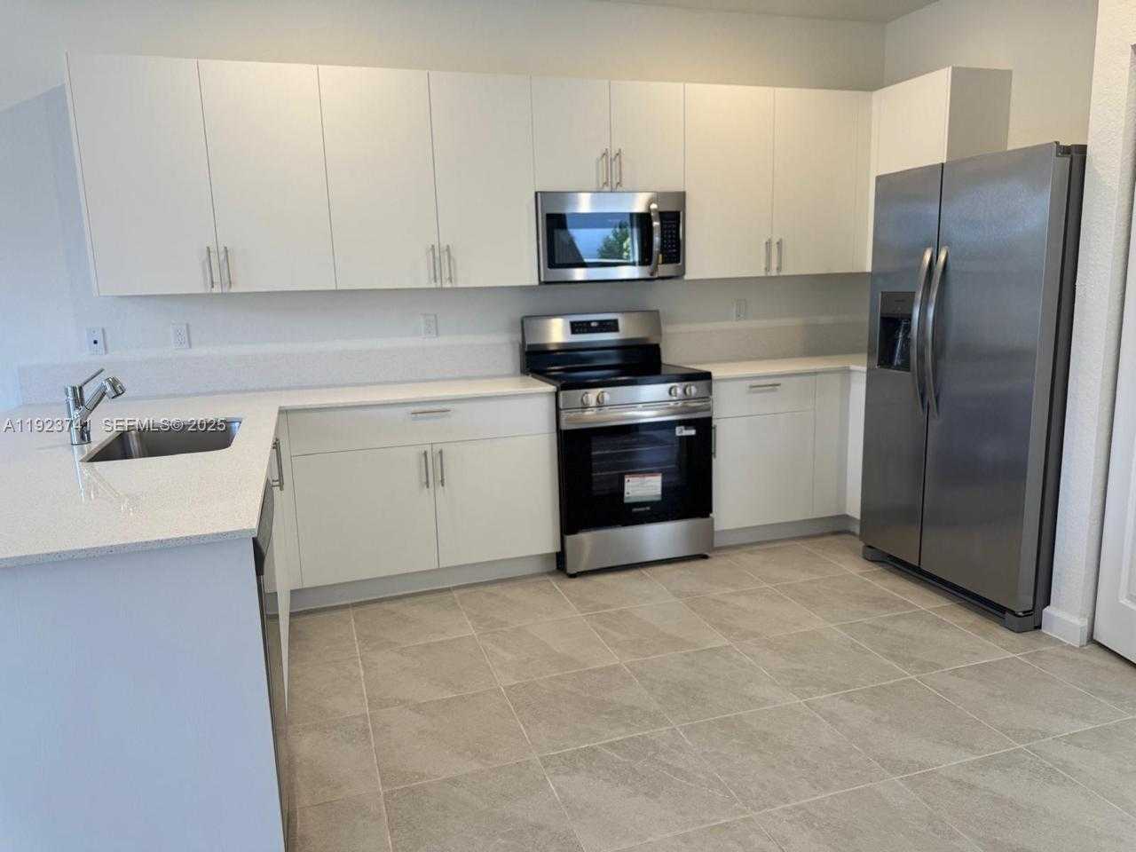 Small Image of 18426 SOUTH WEST 2ND ST, Pembroke Pines Number 8