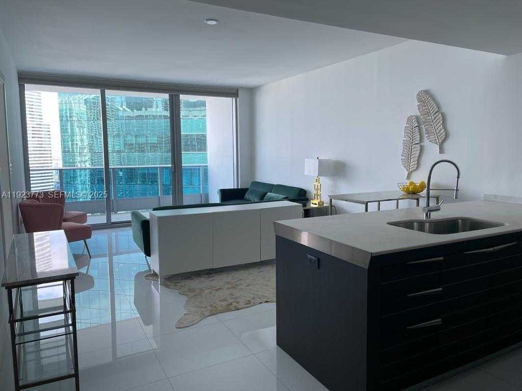 Small Image of 200 BISCAYNE BLVD WY #3309, Miami Number 3